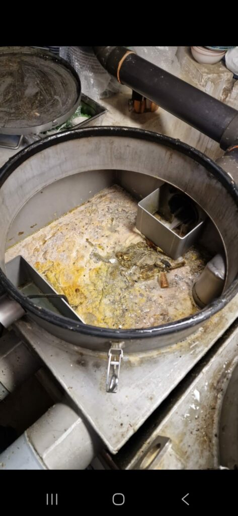 Vidange bac à graisse professionnel.1 Vidange bac a graisse professionnel.1